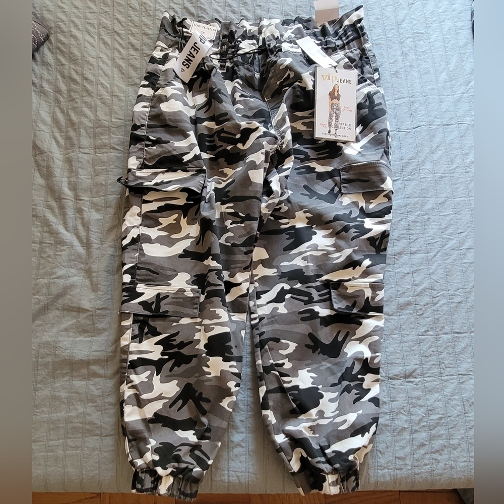 Stylish Camo Capri for Spring & Summer
